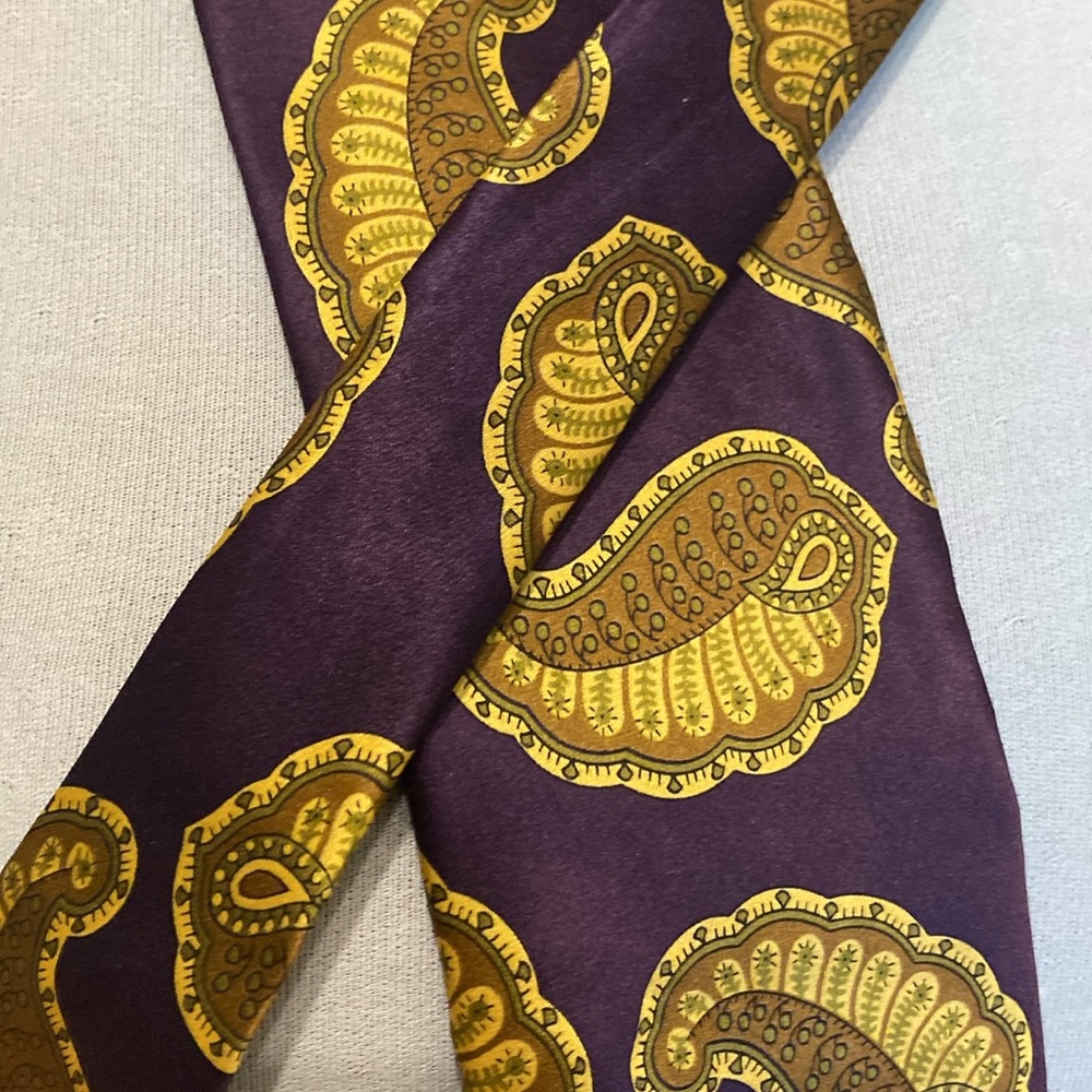 NWT Christian Dior 💯% Silk Paisley Patterned Tie Made in USA - Picture 7 of 7